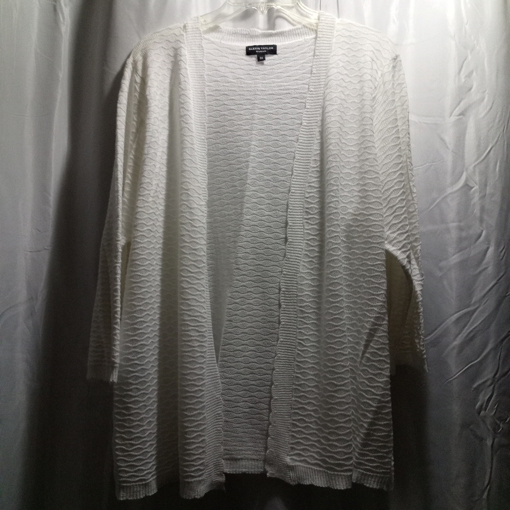 White Textured Open Cardigan Alexis Taylor Size 3X.